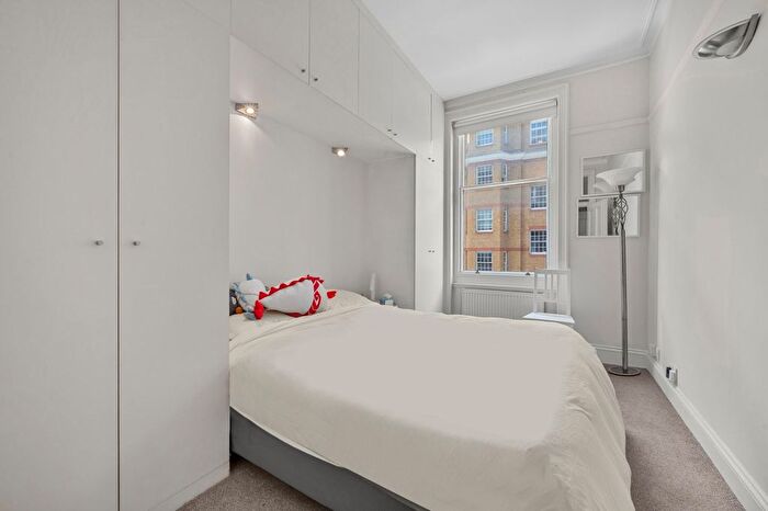 1 Bedroom Flat For Sale In Ridgmount Gardens, Fitzrovia, WC1E