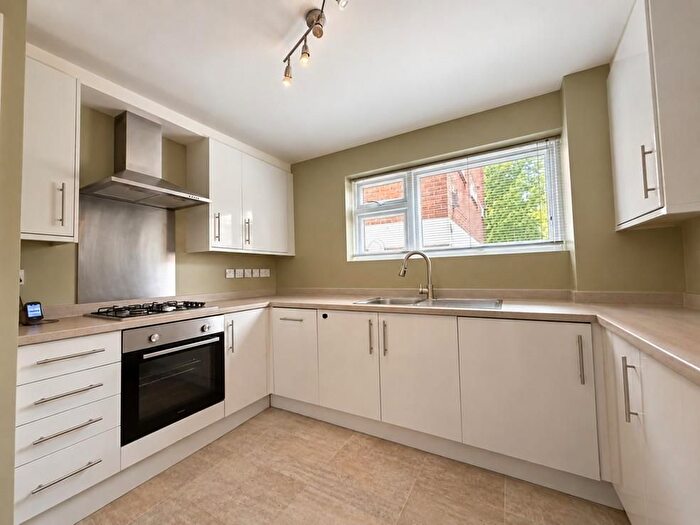 2 Bedroom Flat To Rent In Rowsham Court, South Hill Avenue, Harrow On The Hill, HA1