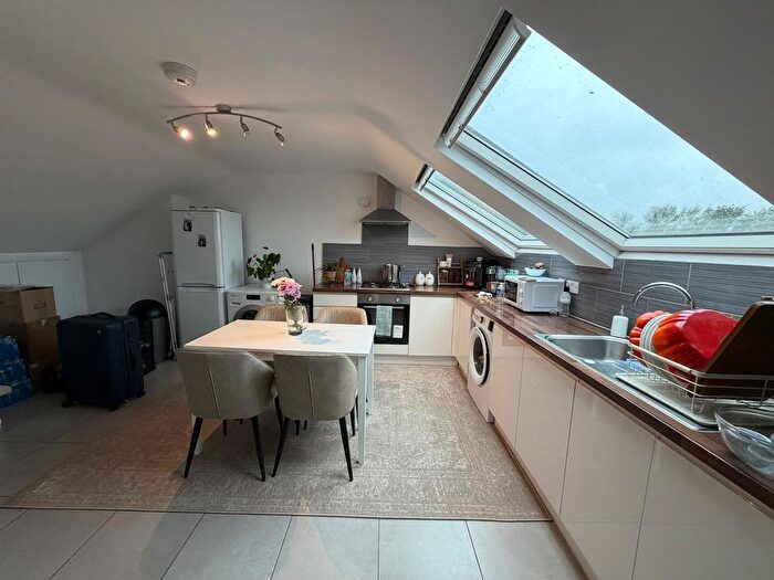 2 Bedroom Flat To Rent In Carlton Avenue, Kenton, Harrow, HA3