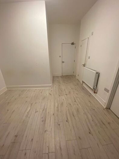 1 Bedroom Studio To Rent In Woodcote Road, Sutton, SM6