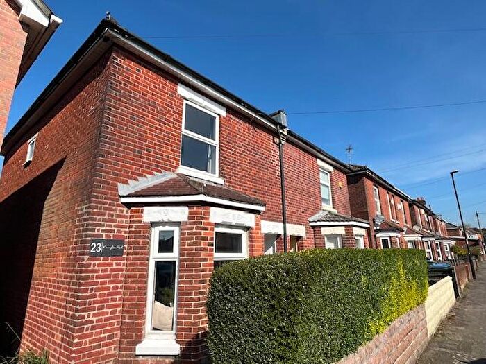 3 Bedroom House To Rent In Macnaghten Road, SO18
