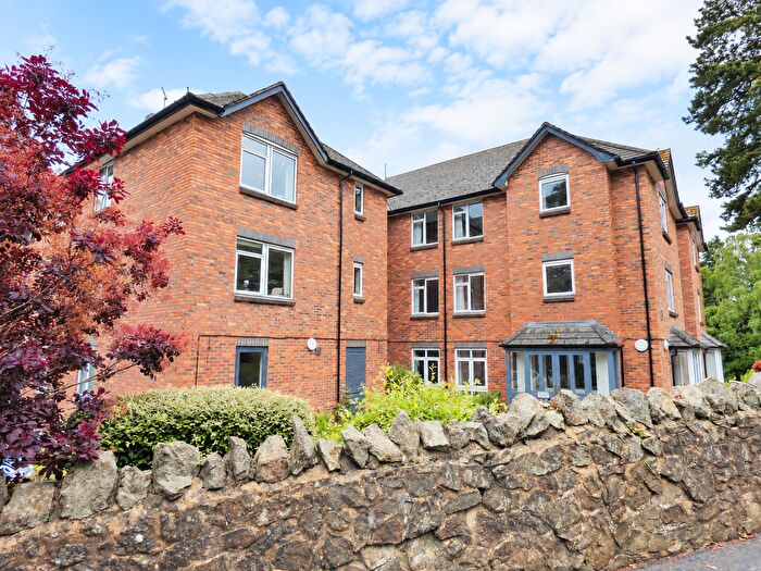 2 Bedroom Flat For Sale In Priory Road, Malvern, Worcestershire, WR14