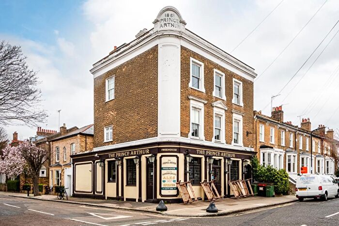 1 Bedroom Flat To Rent In Forest Road, Hackney, E8
