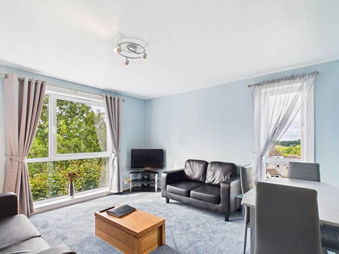 2 Bedroom Apartment To Rent In Craigmount Hill, Edinburgh, EH4