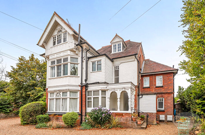 Apartment For Sale In Busbridge Lane, Godalming, Surrey, GU7