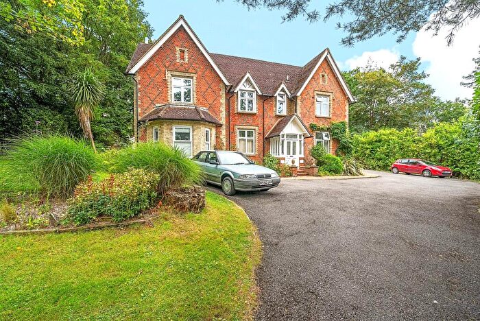 Studio To Rent In Jackmans Lane, Woking, GU21