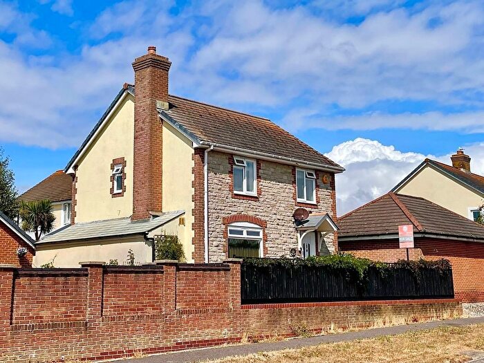 3 Bedroom Detached House For Sale In Heron Close, Chickerell, DT3