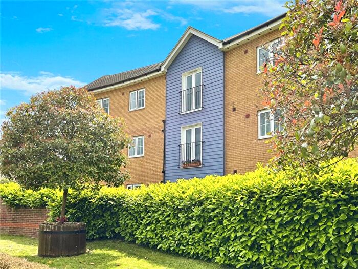 1 Bedroom Flat For Sale In Lucerna Court, Bradbrook Drive, Longfield, Kent, DA3
