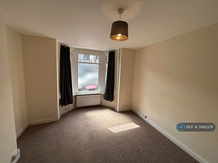1 Bedroom Flat To Rent In Parkgate, Rotherham, S62