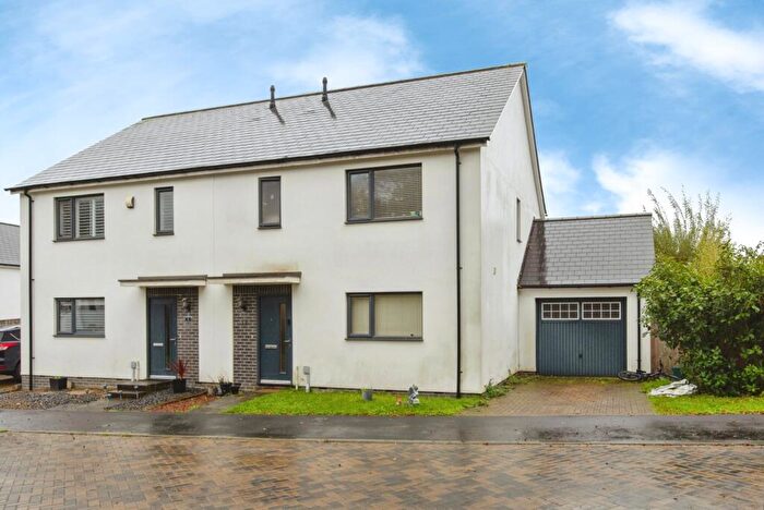 4 Bedroom Semi-Detached House For Sale In Kober Way, St. Austell, Cornwall, PL25
