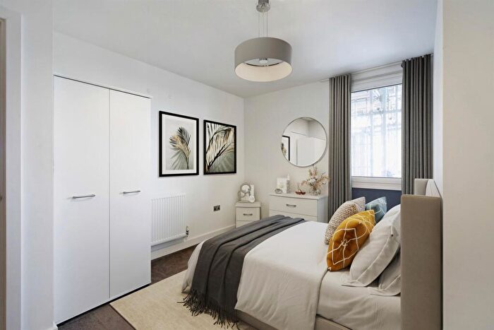 3 Bedroom Flat To Rent In One Eighty Stratford, London, E15