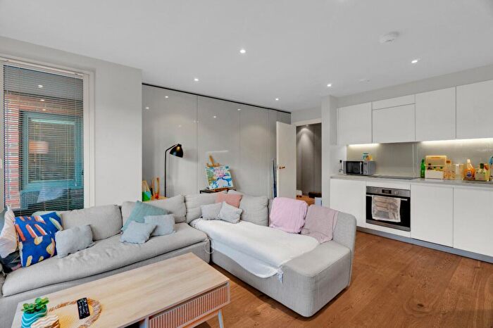 2 Bedroom Flat To Rent In Tiltman Place, Islington, N7