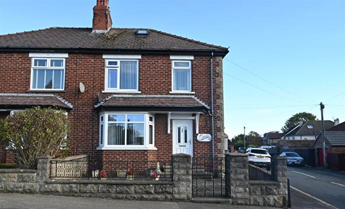 4 Bedroom Detached House For Sale In Fontenay Road, Richmond, DL10