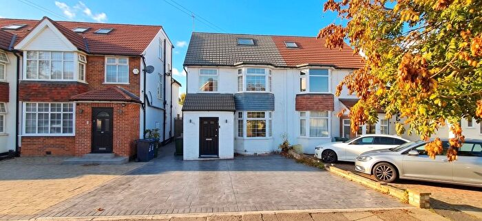 4 Bedroom Semi-Detached House To Rent In Stanway Gardens, Edgware, HA8