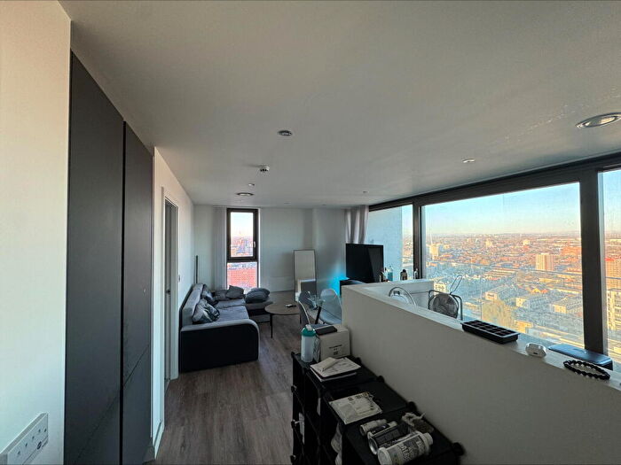 1 Bedroom Apartment To Rent In Oxygen Tower, Store Street, Manchester, M1