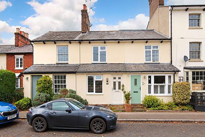 2 Bedroom Terraced House For Sale In Park Road, Tring, HP23