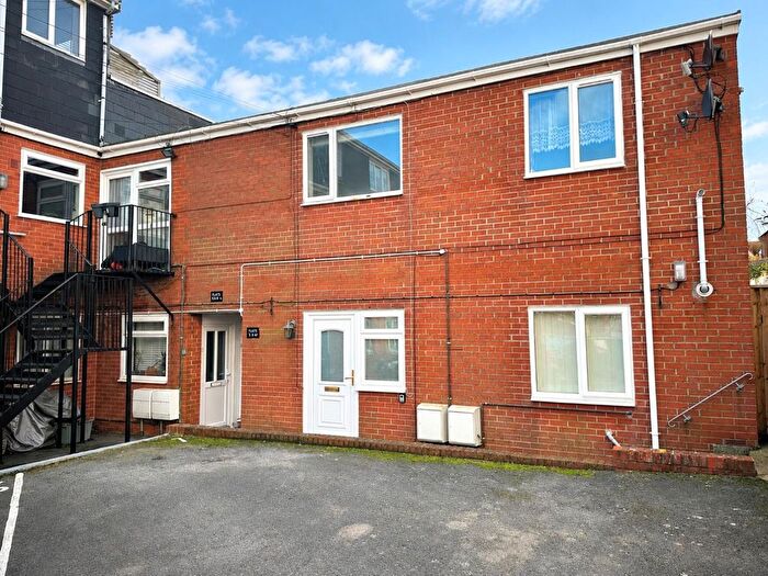 2 Bedroom Flat To Rent In Kirtleton Avenue, Weymouth, DT4