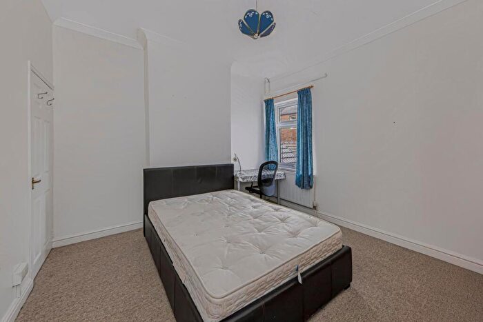 1 Bedroom Terraced House To Rent In Rear Bedroom, Lynam Street, ST4
