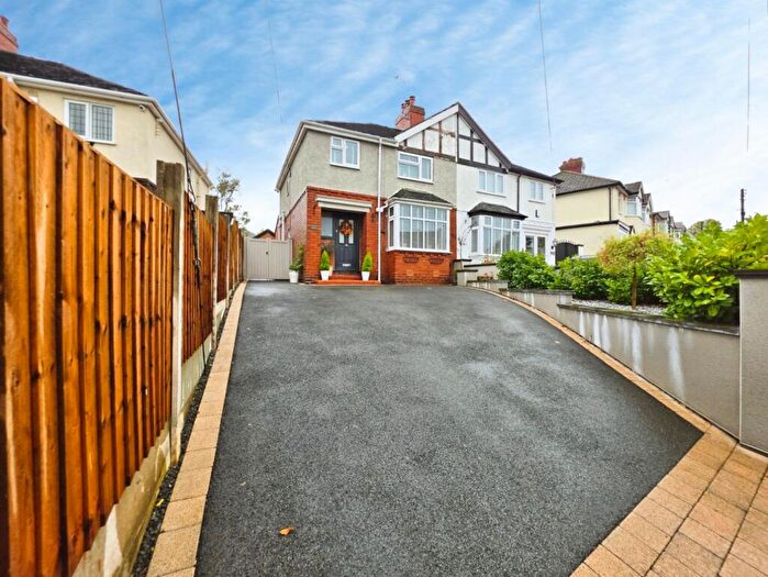 3 Bedroom Semi-Detached House For Sale In Edge Avenue, Chell, Staffordshire, ST6