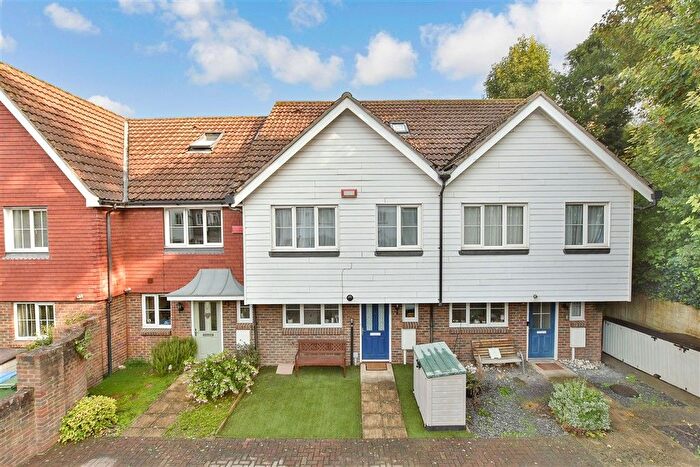 4 Bedroom Terraced House For Sale In Finch Close, Faversham, Kent, ME13