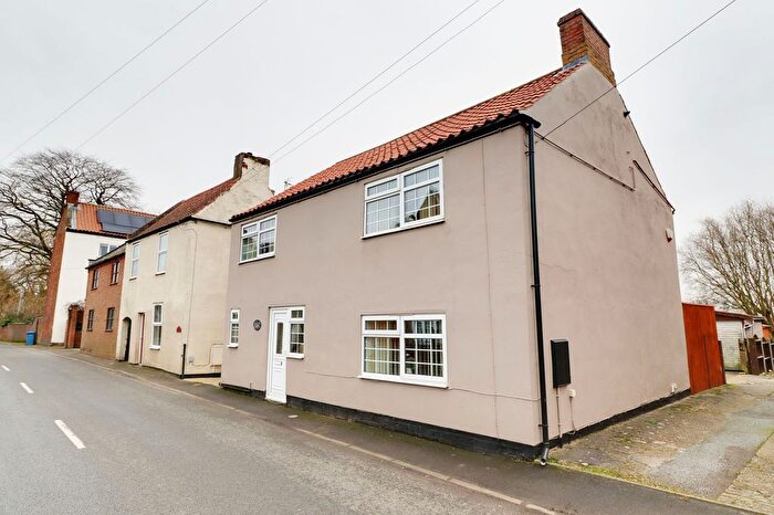 4 Bedroom Cottage For Sale In Main Street, West Stockwith, DN10