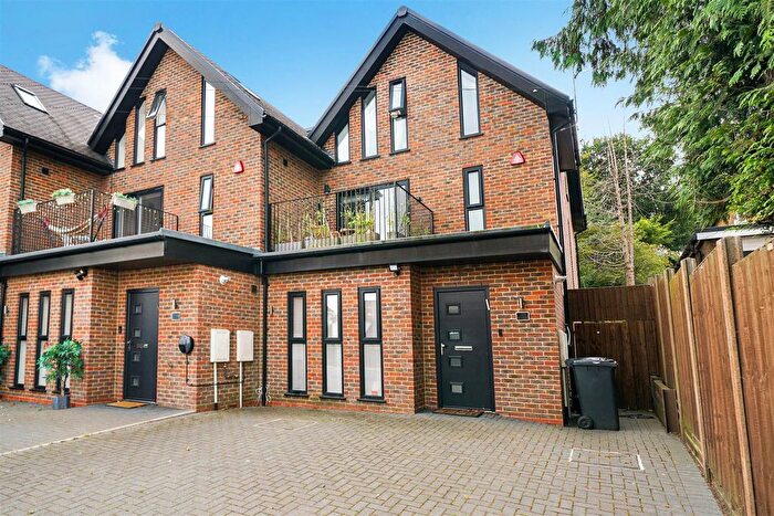 4 Bedroom End Of Terrace House For Sale In Elstree Road, Bushey Heath, WD23