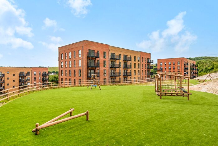 2 Bedroom Flat For Sale In Coldean Lane, Brighton, BN1