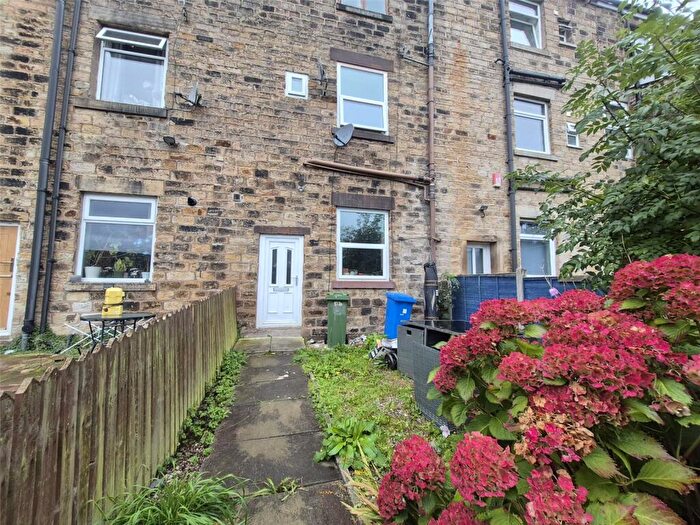 1 Bedroom Terraced House For Sale In Manchester Road, Mossley, Ashton-under-Lyne, Greater Manchester, OL5