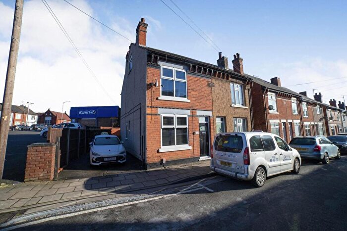 3 Bedroom Semi-Detached House For Sale In Oak Tree Road, Sutton-in-Ashfield, Nottinghamshire, NG17