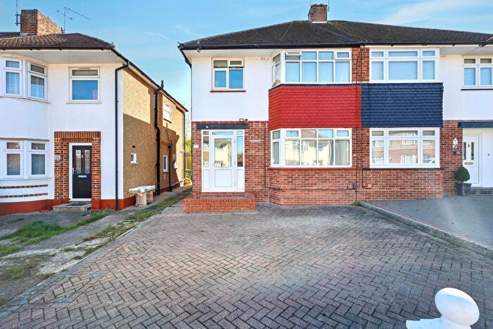 4 Bedroom Semi-Detached House For Sale In Elmscroft Gardens, Potters Bar, Hertfordshire, EN6
