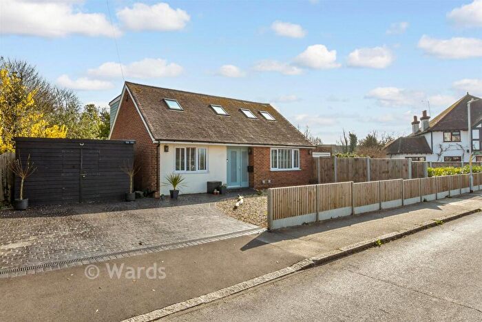 4 Bedroom Chalet For Sale In Rosemary Avenue, Broadstairs, Kent, CT10