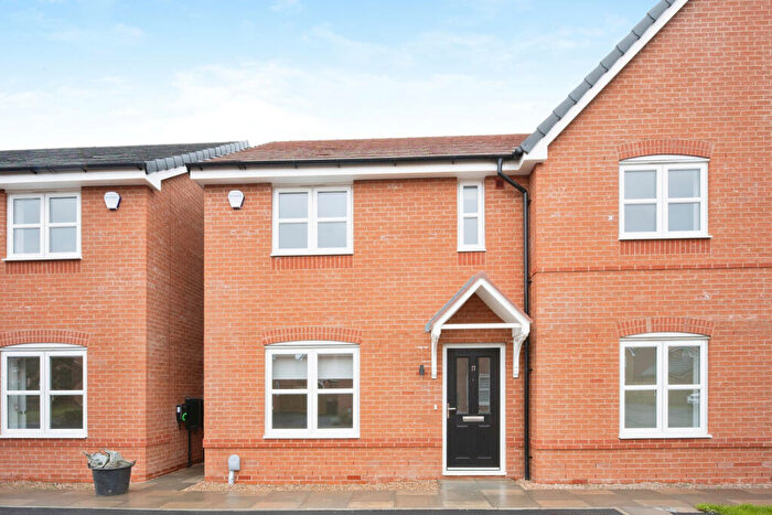 3 Bedroom House To Rent In Thimbleby Close, Bedworth, CV12