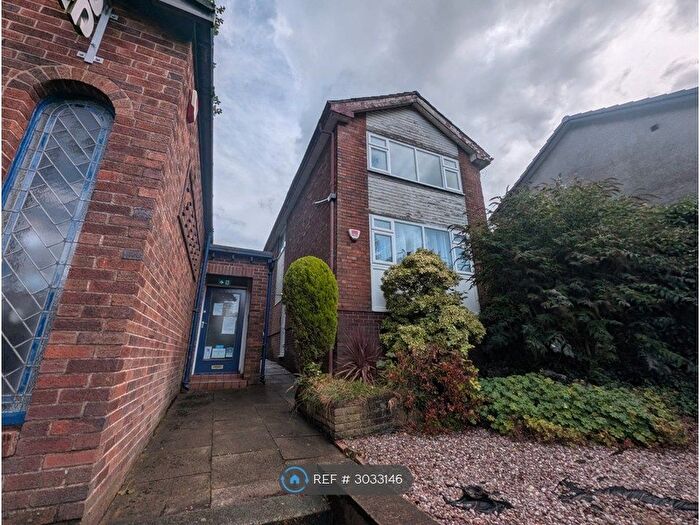 2 Bedroom Maisonette To Rent In Prestwich, Manchester, M25