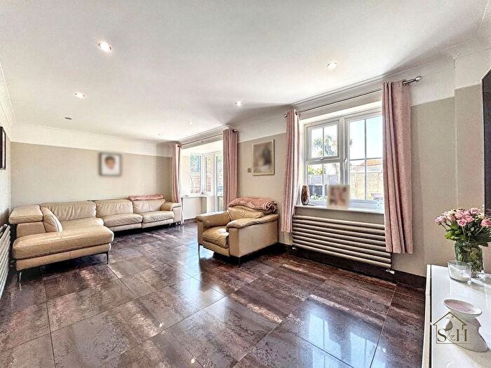 3 Bedroom Detached House For Sale In Molloy Road, Shadoxhurst, TN26