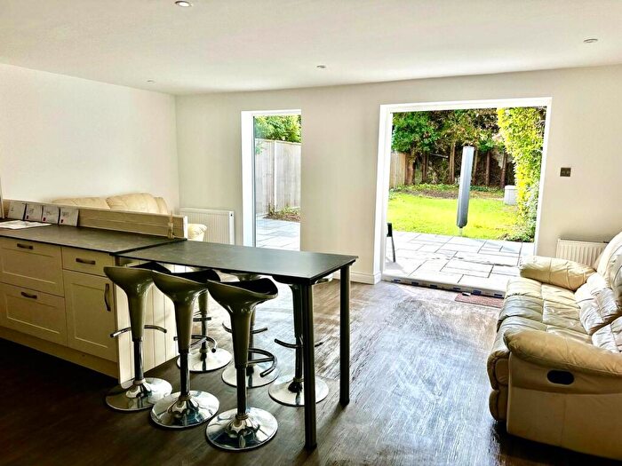5 Bedroom Semi-Detached House To Rent In Parker Road, Central Winton Near Waitrose & Lidl, BH9