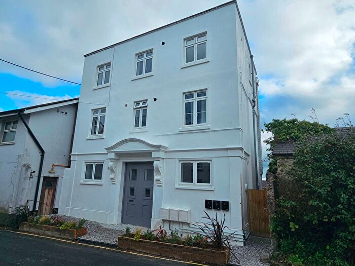 1 Bedroom Flat To Rent In Flat, The Former Club, EX36