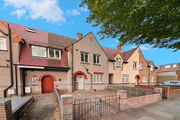 3 Bedroom Property For Sale In Lady Margaret Road, Southall, UB1