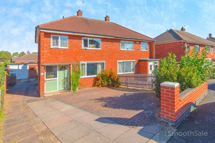 3 Bedroom Semi-Detached House For Sale In Lonsdale Road, Leicester, LE4