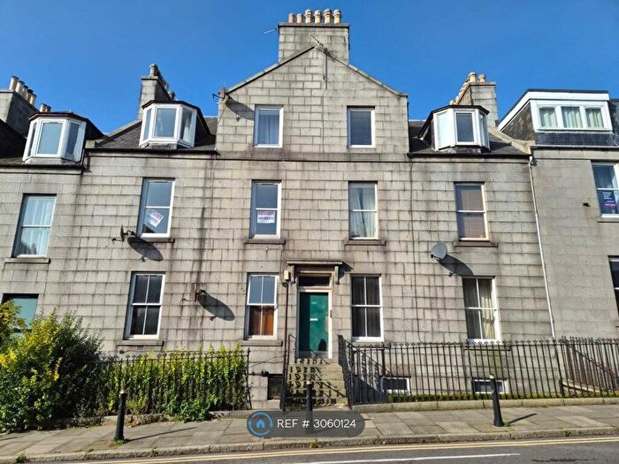 2 Bedroom Flat To Rent In Crown St, Aberdeen, AB11