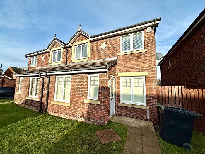 3 Bedroom Semi-Detached House For Sale In Hatfield Close, Owton Grange, TS25