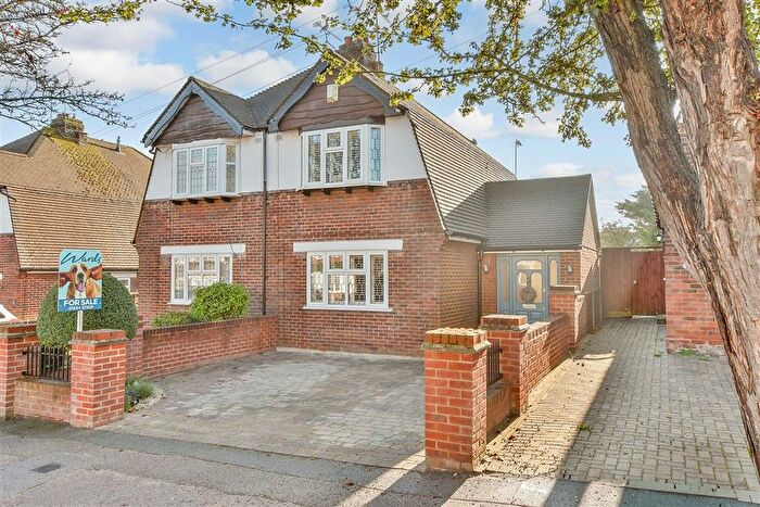2 Bedroom Semi-Detached House For Sale In Hawthorne Avenue, Rainham, Gillingham, Kent, ME8