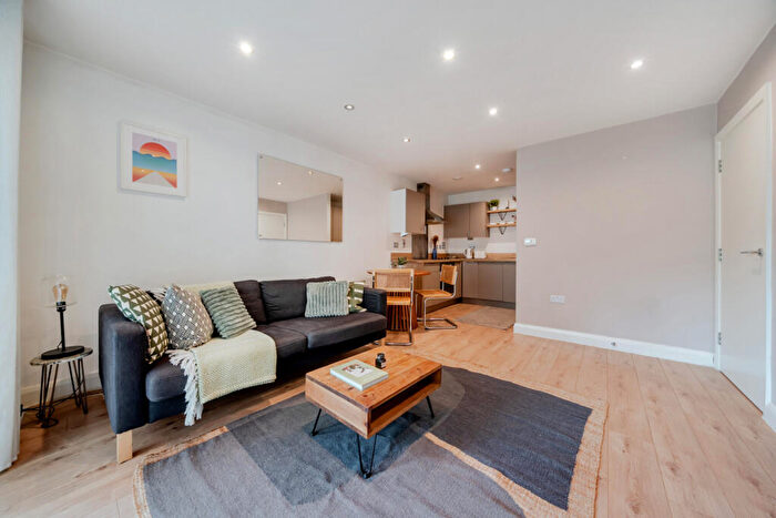 2 Bedroom Apartment For Sale In Bournemouth Road, London, SE15