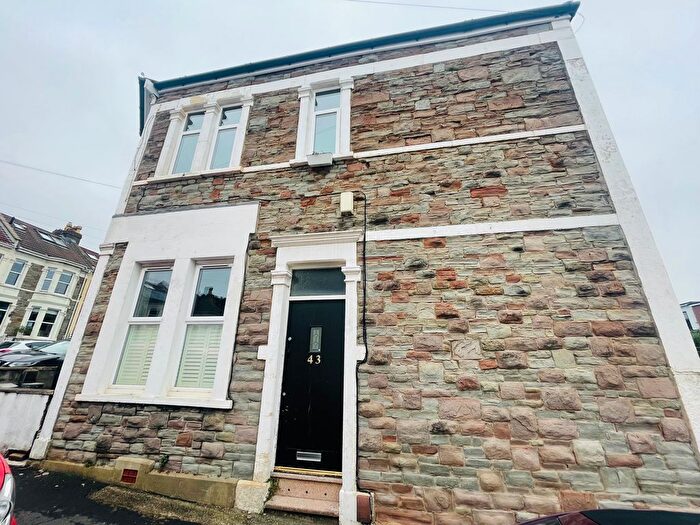 2 Bedroom Property To Rent In Raymend Road, Bristol, BS3