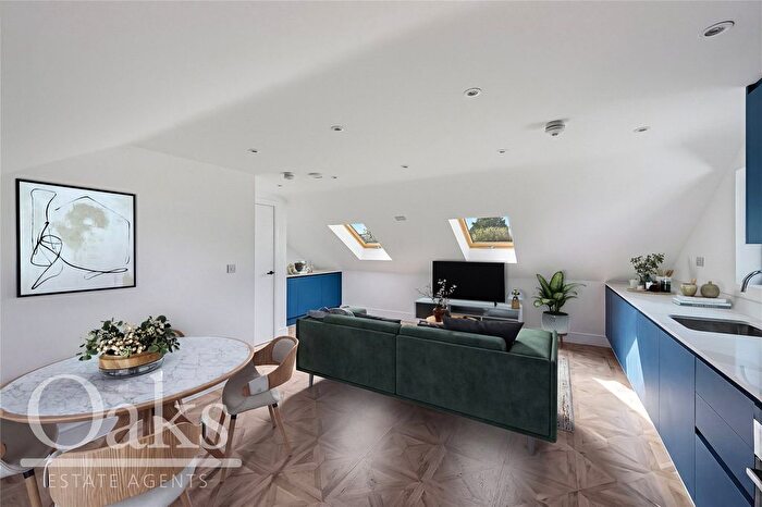 2 Bedroom Flat For Sale In Avenue Road, South Norwood, SE25