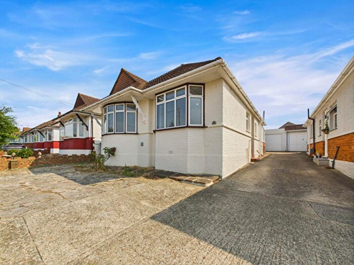 3 Bedroom Property To Rent In Overhill, Southwick, BN42