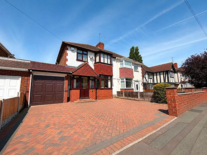 3 Bedroom Semi-Detached House For Sale In Wimborne Road, Fallings Park, Wolverhampton, WV10