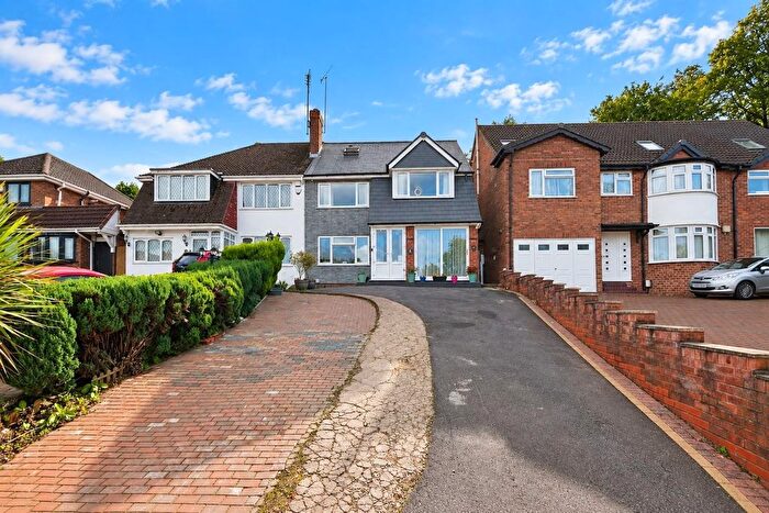 5 Bedroom Semi-Detached House For Sale In Wyemanton Close, Birmingham, B43
