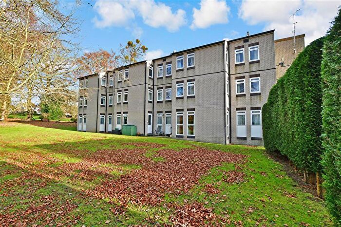 1 Bedroom Apartment For Sale In Tonbridge Road, Maidstone, ME18