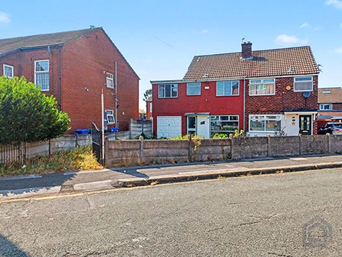 4 Bedroom Semi-Detached House For Sale In Taylor Lane Denton, Manchester, M34