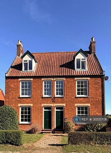 4 Bedroom Semi-Detached House To Rent In Southwold Road, Beccles, NR34